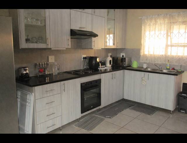 2 BEDROOM APARTMENT FOR SALE IN FLORIDA
